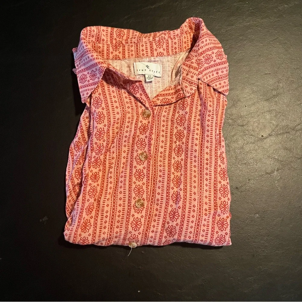 Floral Patterned Button-Up Top - Picture 3 of 4